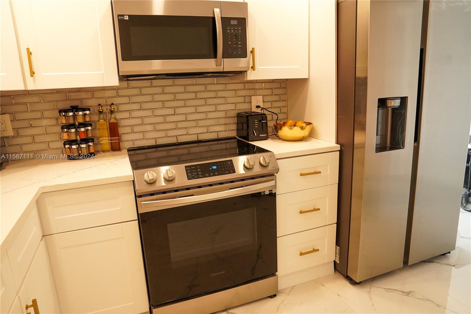 2500 Parkview Dr 904, Hallandale Beach, Florida 33009, 1 Bedroom Bedrooms, ,1 BathroomBathrooms,Residentiallease,For Rent,2500 Parkview Dr 904,A11567111