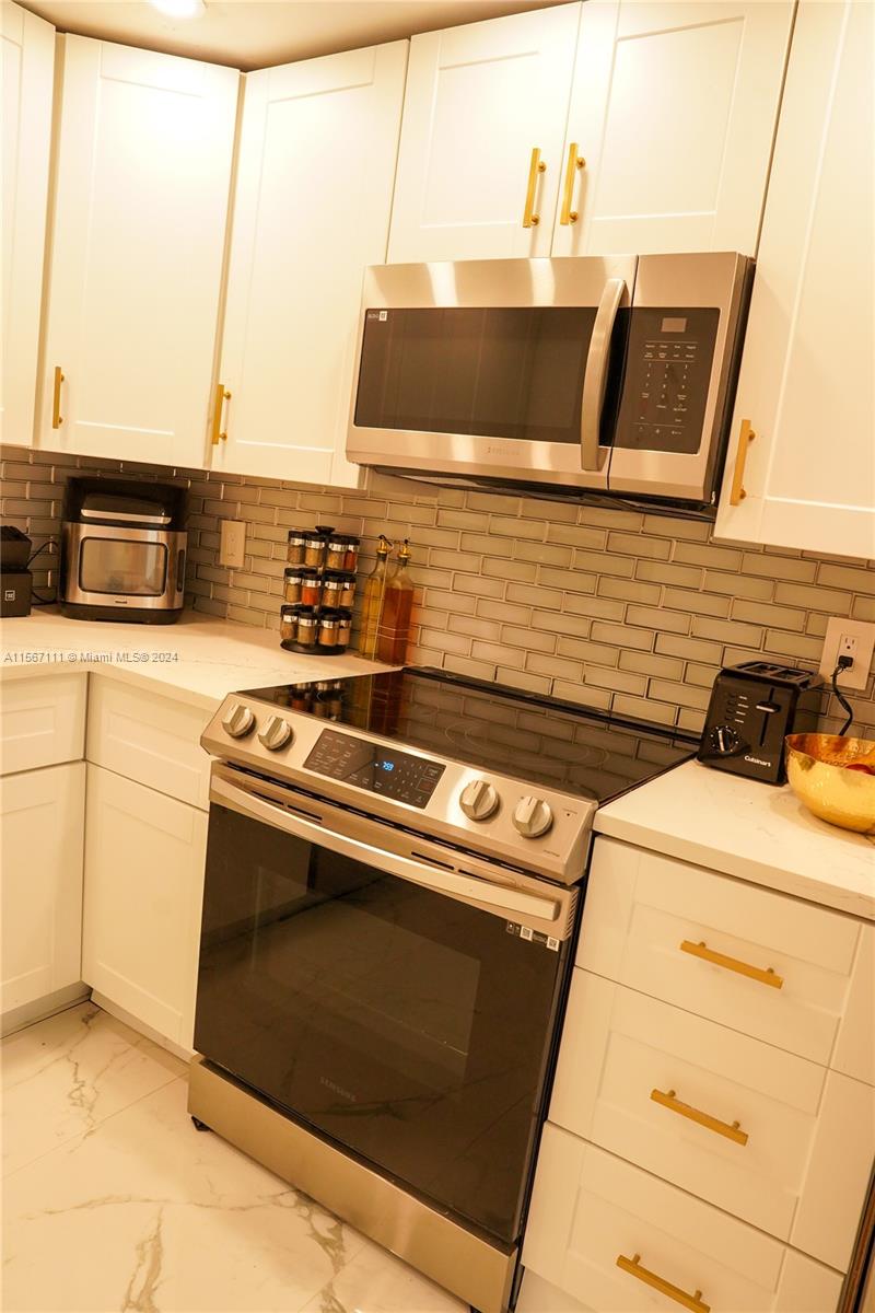 2500 Parkview Dr 904, Hallandale Beach, Florida 33009, 1 Bedroom Bedrooms, ,1 BathroomBathrooms,Residentiallease,For Rent,2500 Parkview Dr 904,A11567111