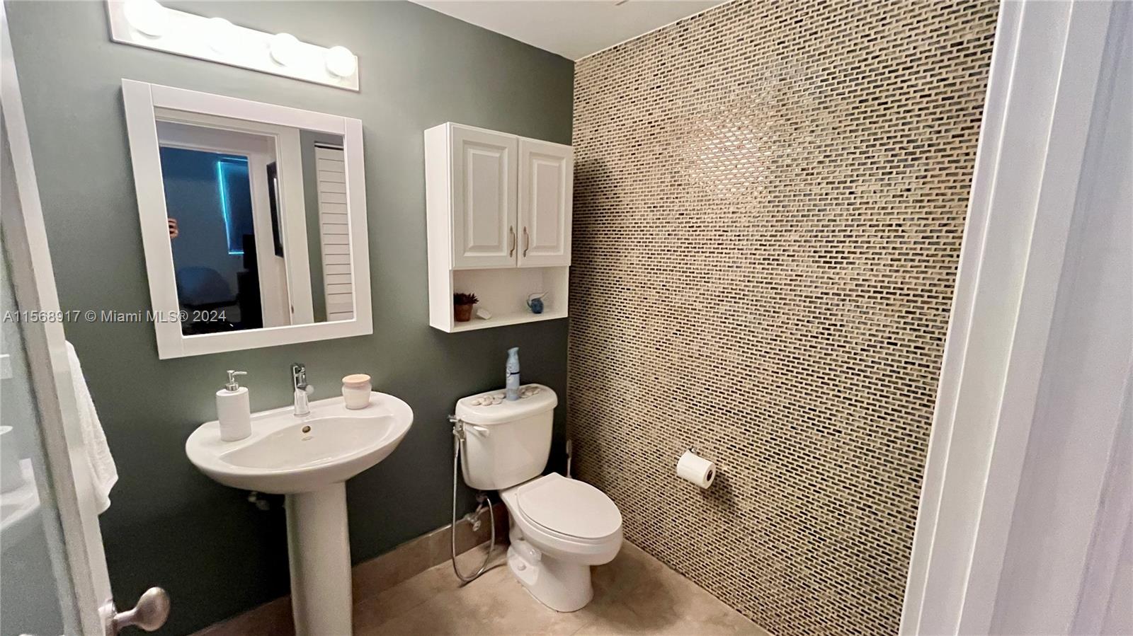 601 NE 36th St 1403, Miami, Florida 33137, 1 Bedroom Bedrooms, ,1 BathroomBathrooms,Residentiallease,For Rent,601 NE 36th St 1403,A11568917