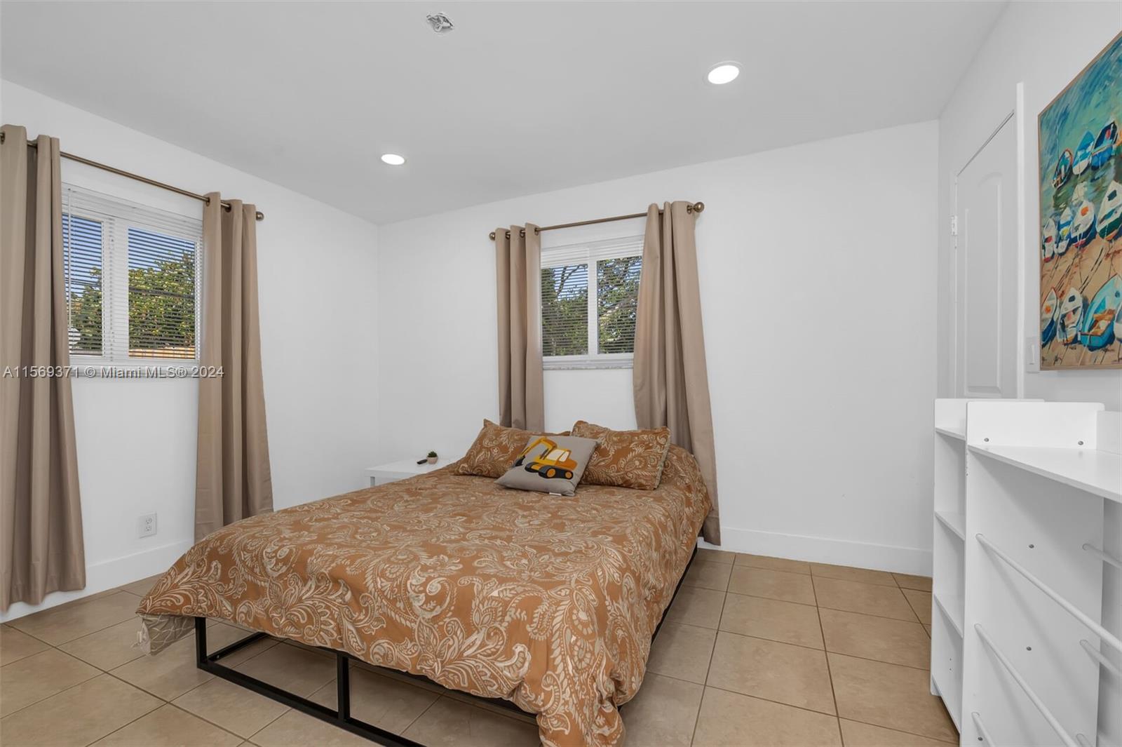 Dania Beach, Florida 33004, 2 Bedrooms Bedrooms, ,1 BathroomBathrooms,Residentiallease,For Rent,A11569371