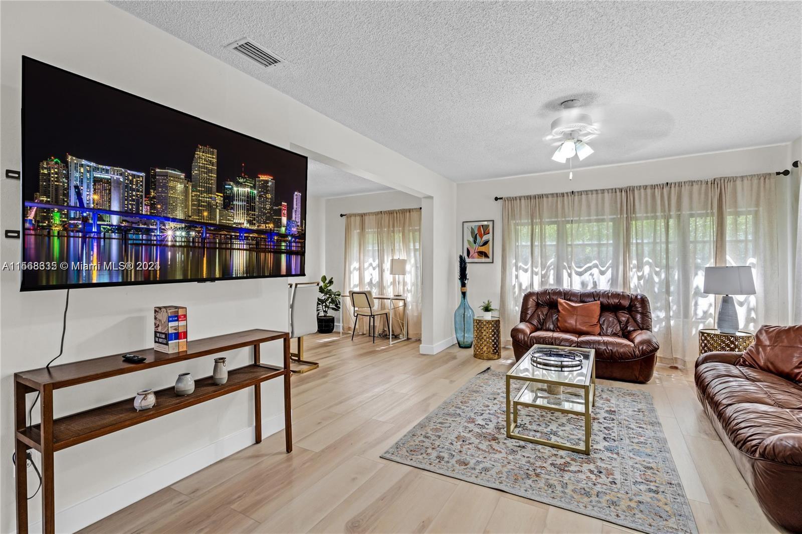 925 SW 15th Ave, Miami, Florida 33135, 4 Bedrooms Bedrooms, ,2 BathroomsBathrooms,Residentiallease,For Rent,925 SW 15th Ave,A11568335