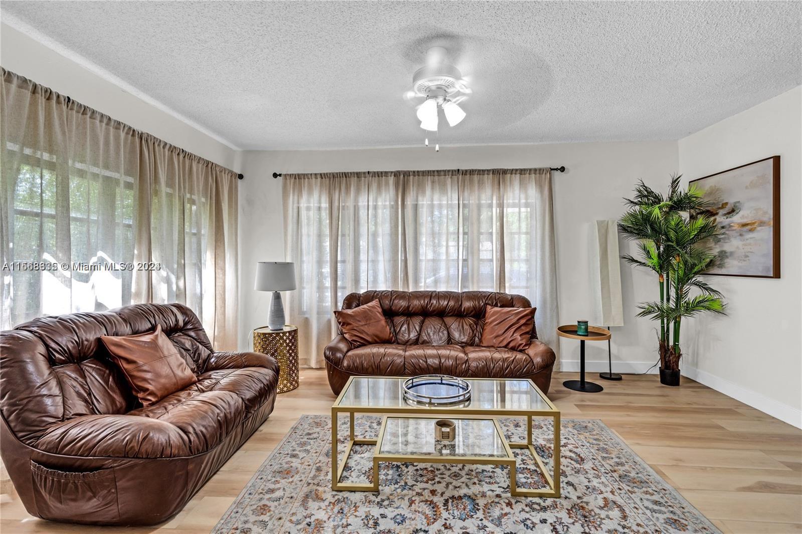 925 SW 15th Ave, Miami, Florida 33135, 4 Bedrooms Bedrooms, ,2 BathroomsBathrooms,Residentiallease,For Rent,925 SW 15th Ave,A11568335