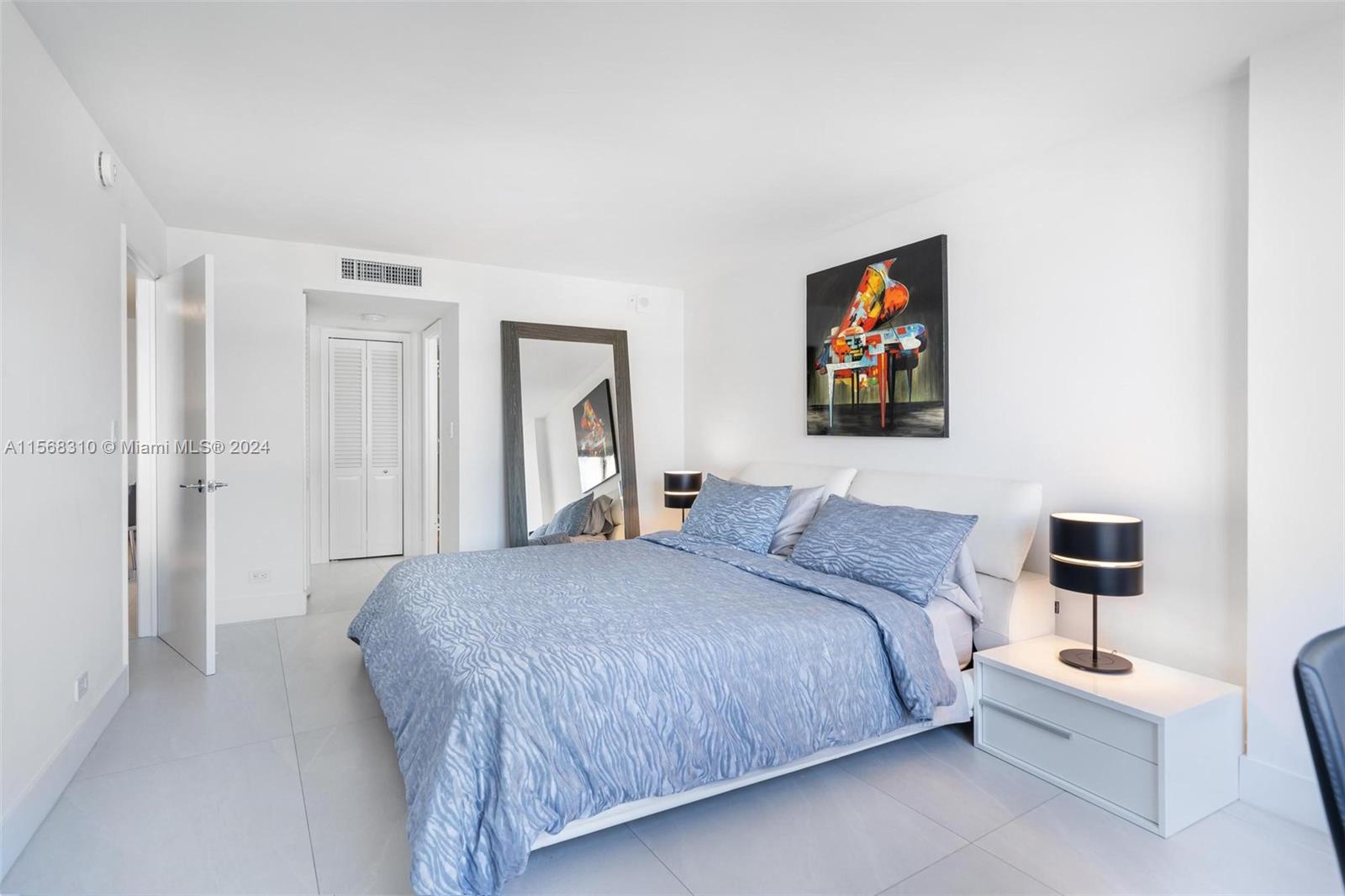 6039 Collins Ave 734, Miami Beach, Florida 33140, 2 Bedrooms Bedrooms, ,2 BathroomsBathrooms,Residentiallease,For Rent,6039 Collins Ave 734,A11568310