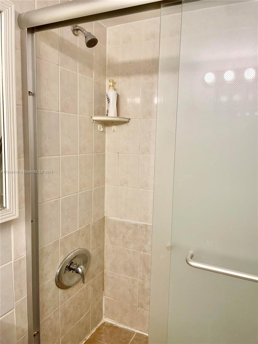 851 Three Islands Blv 414, Hallandale Beach, Florida 33009, 1 Bedroom Bedrooms, ,1 BathroomBathrooms,Residentiallease,For Rent,851 Three Islands Blv 414,A11569436