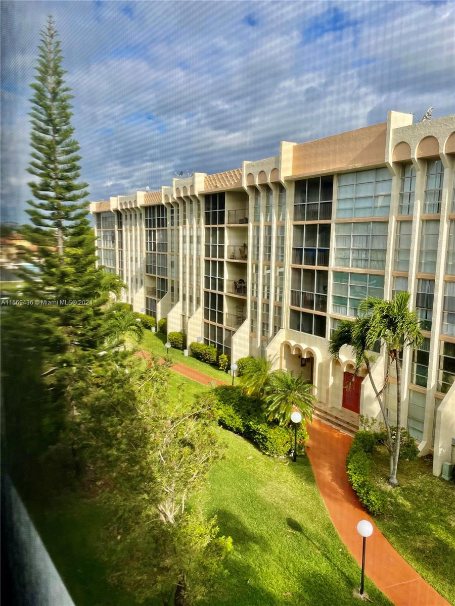 851 Three Islands Blv 414, Hallandale Beach, Florida 33009, 1 Bedroom Bedrooms, ,1 BathroomBathrooms,Residentiallease,For Rent,851 Three Islands Blv 414,A11569436