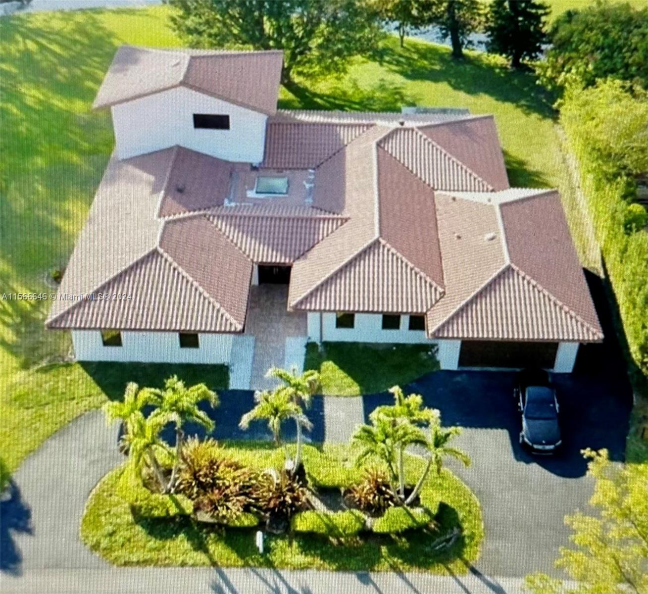 19740 W Saint Andrews Dr 0, Hialeah, Florida 33015, 7 Bedrooms Bedrooms, ,5 BathroomsBathrooms,Residentiallease,For Rent,19740 W Saint Andrews Dr 0,A11566646