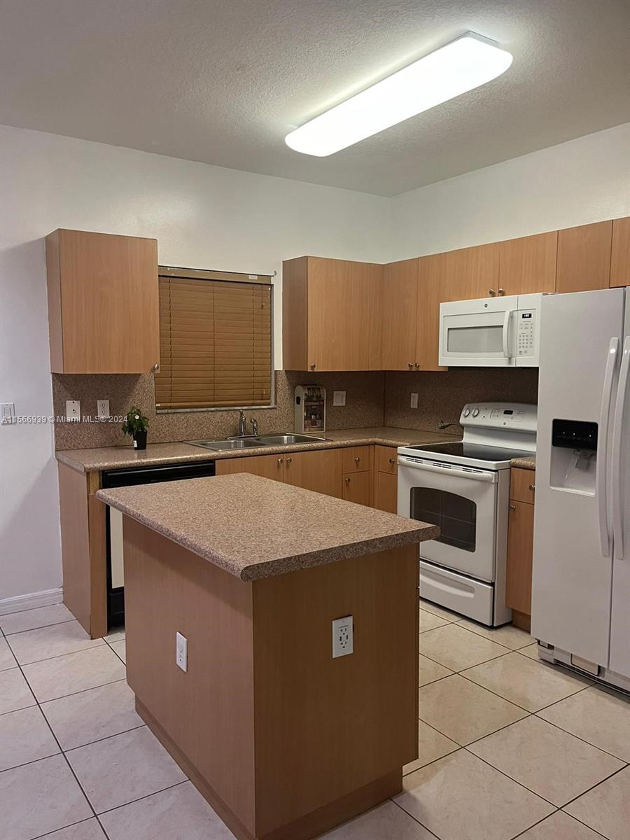 2961 SE 15th Ter 2961, Homestead, Florida 33035, 3 Bedrooms Bedrooms, ,2 BathroomsBathrooms,Residential,For Sale,2961 SE 15th Ter 2961,A11566939