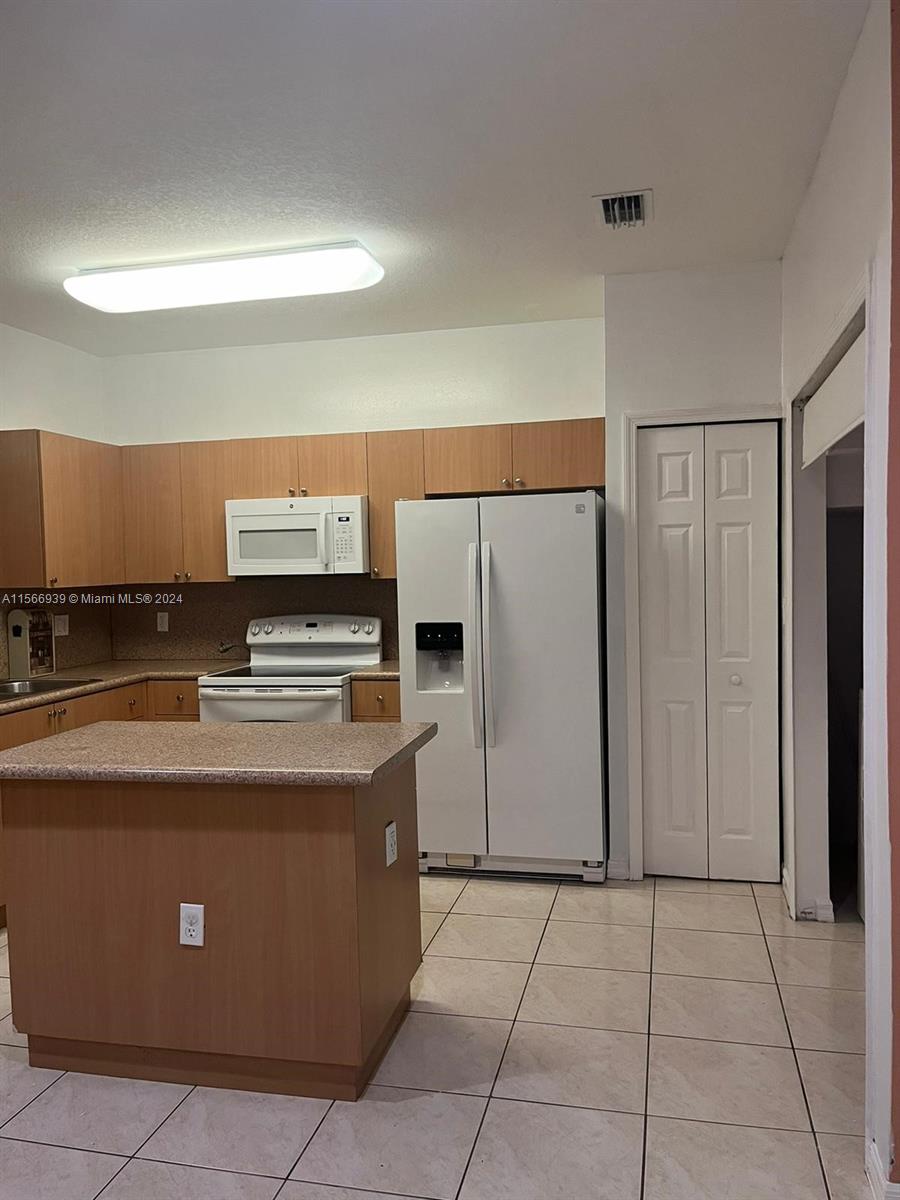 2961 SE 15th Ter 2961, Homestead, Florida 33035, 3 Bedrooms Bedrooms, ,2 BathroomsBathrooms,Residential,For Sale,2961 SE 15th Ter 2961,A11566939