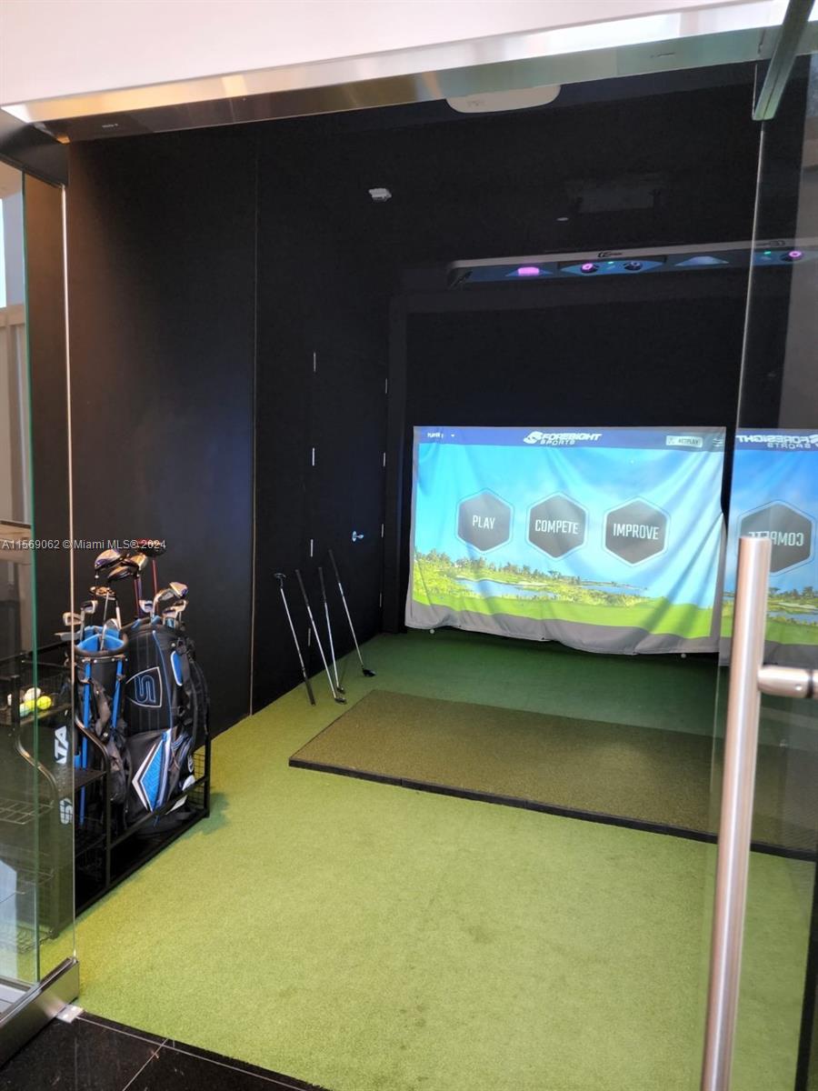 VIRTUAL GOLF