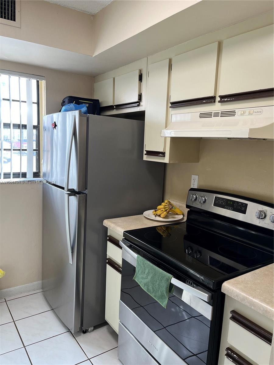 18250 Mediterranean Blvd 2-15, Hialeah, Florida 33015, 2 Bedrooms Bedrooms, ,2 BathroomsBathrooms,Residentiallease,For Rent,18250 Mediterranean Blvd 2-15,A11568481