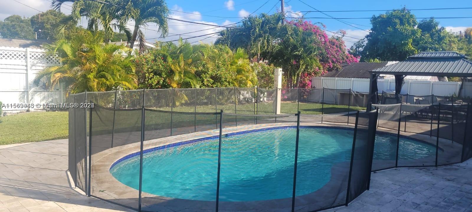 8811 SW 54th Ter, Miami, Florida 33165, 4 Bedrooms Bedrooms, ,2 BathroomsBathrooms,Residentiallease,For Rent,8811 SW 54th Ter,A11569446
