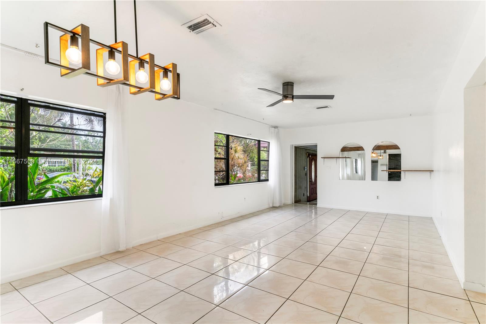 560 NE 158th St, Miami, Florida 33162, 3 Bedrooms Bedrooms, ,2 BathroomsBathrooms,Residentiallease,For Rent,560 NE 158th St,A11567508