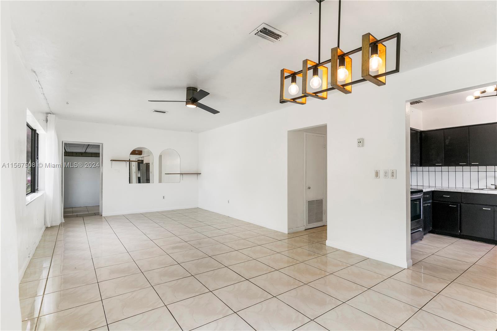 560 NE 158th St, Miami, Florida 33162, 3 Bedrooms Bedrooms, ,2 BathroomsBathrooms,Residentiallease,For Rent,560 NE 158th St,A11567508