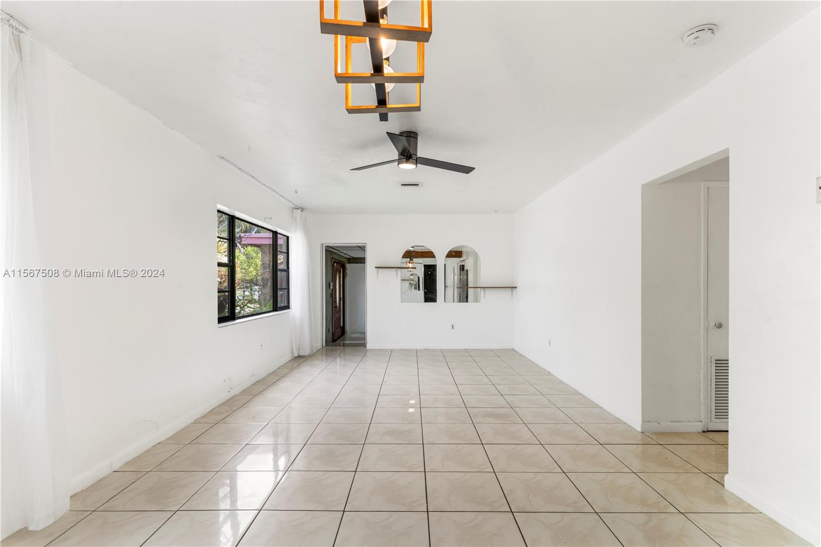 560 NE 158th St, Miami, Florida 33162, 3 Bedrooms Bedrooms, ,2 BathroomsBathrooms,Residentiallease,For Rent,560 NE 158th St,A11567508