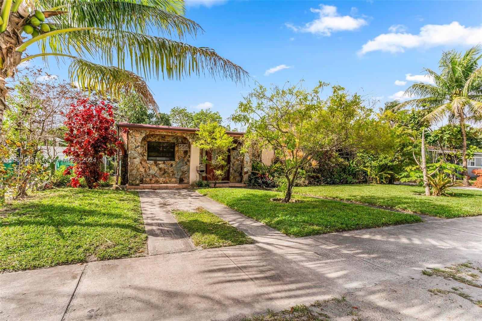 560 NE 158th St, Miami, Florida 33162, 3 Bedrooms Bedrooms, ,2 BathroomsBathrooms,Residentiallease,For Rent,560 NE 158th St,A11567508