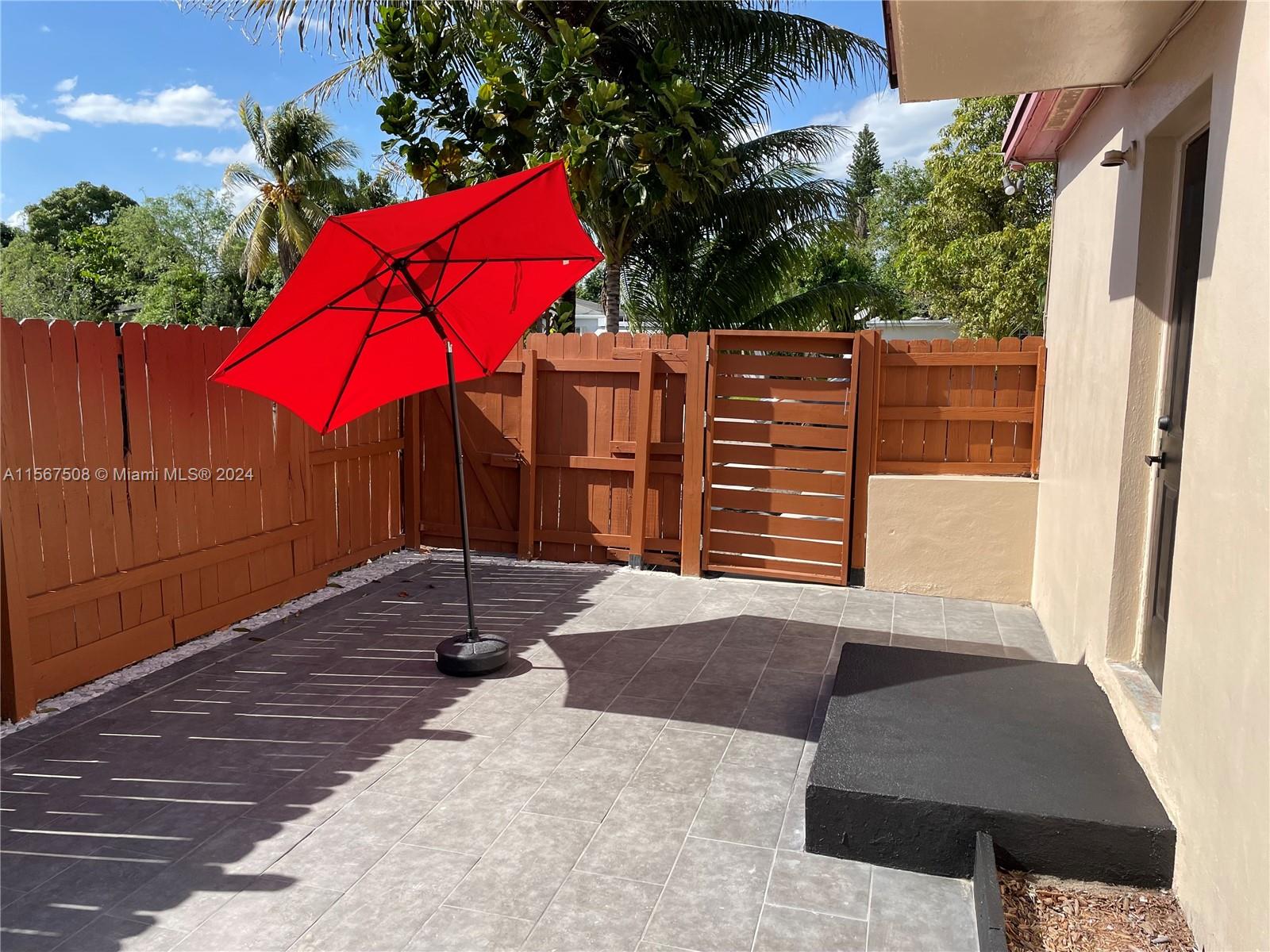 560 NE 158th St, Miami, Florida 33162, 3 Bedrooms Bedrooms, ,2 BathroomsBathrooms,Residentiallease,For Rent,560 NE 158th St,A11567508