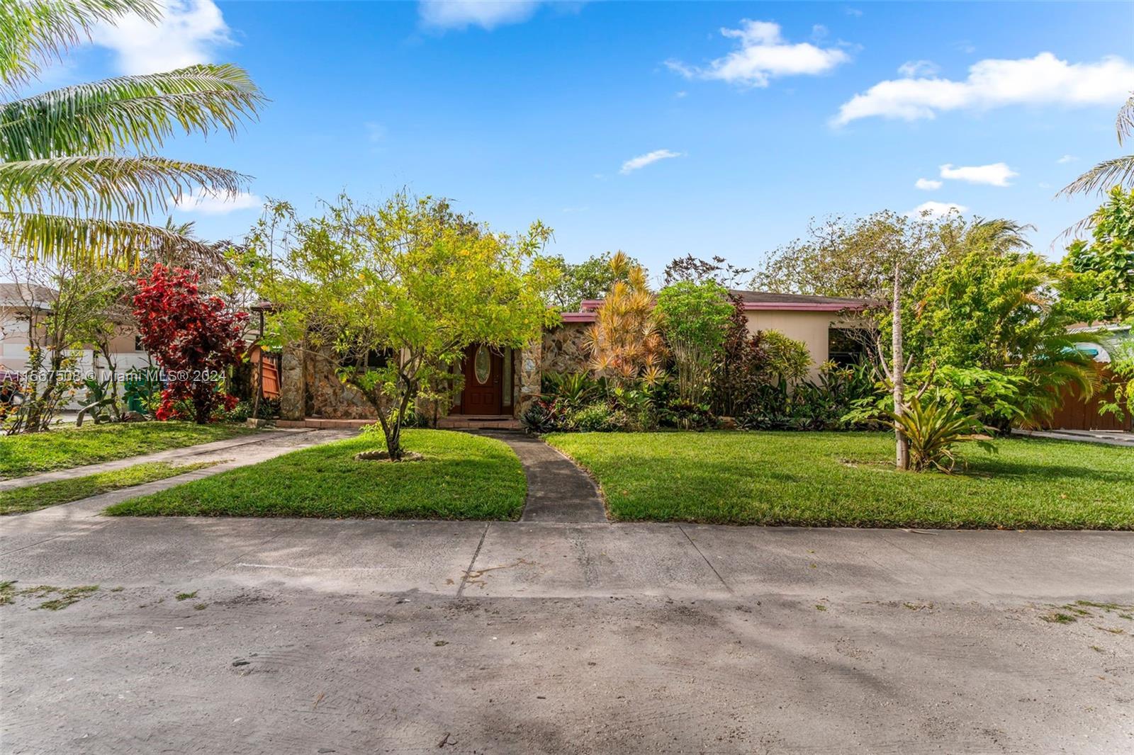 560 NE 158th St, Miami, Florida 33162, 3 Bedrooms Bedrooms, ,2 BathroomsBathrooms,Residentiallease,For Rent,560 NE 158th St,A11567508