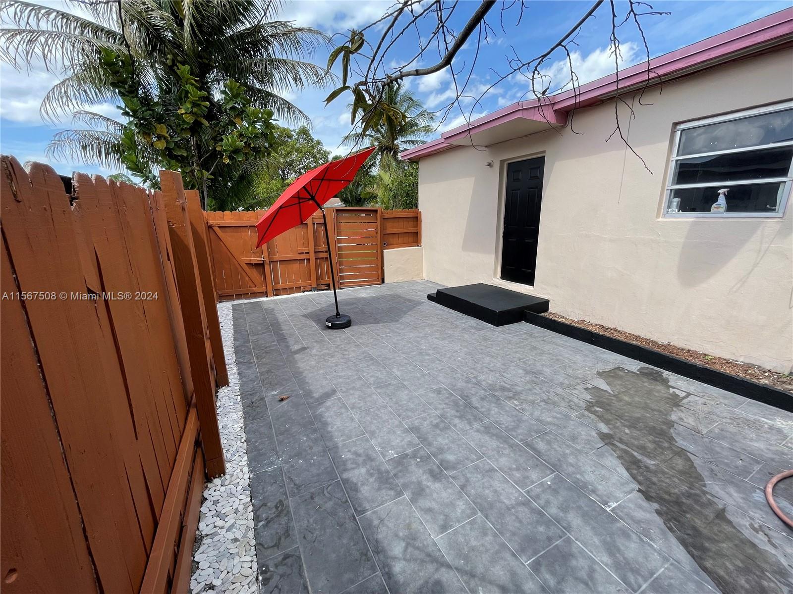 560 NE 158th St, Miami, Florida 33162, 3 Bedrooms Bedrooms, ,2 BathroomsBathrooms,Residentiallease,For Rent,560 NE 158th St,A11567508