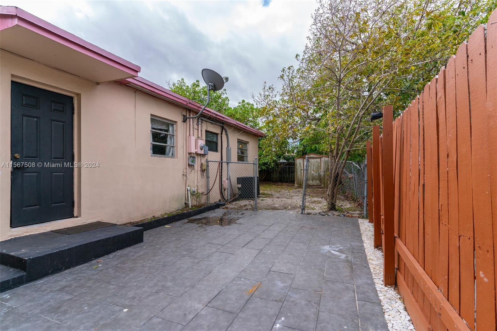 560 NE 158th St, Miami, Florida 33162, 3 Bedrooms Bedrooms, ,2 BathroomsBathrooms,Residentiallease,For Rent,560 NE 158th St,A11567508