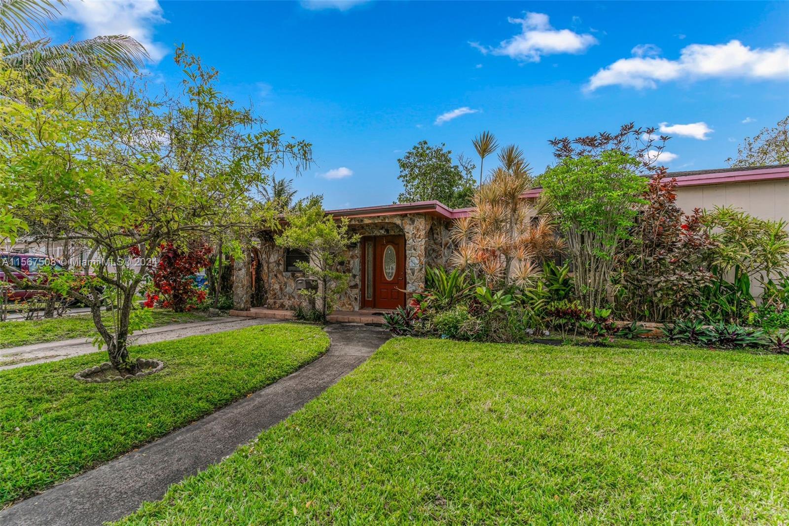560 NE 158th St, Miami, Florida 33162, 3 Bedrooms Bedrooms, ,2 BathroomsBathrooms,Residentiallease,For Rent,560 NE 158th St,A11567508