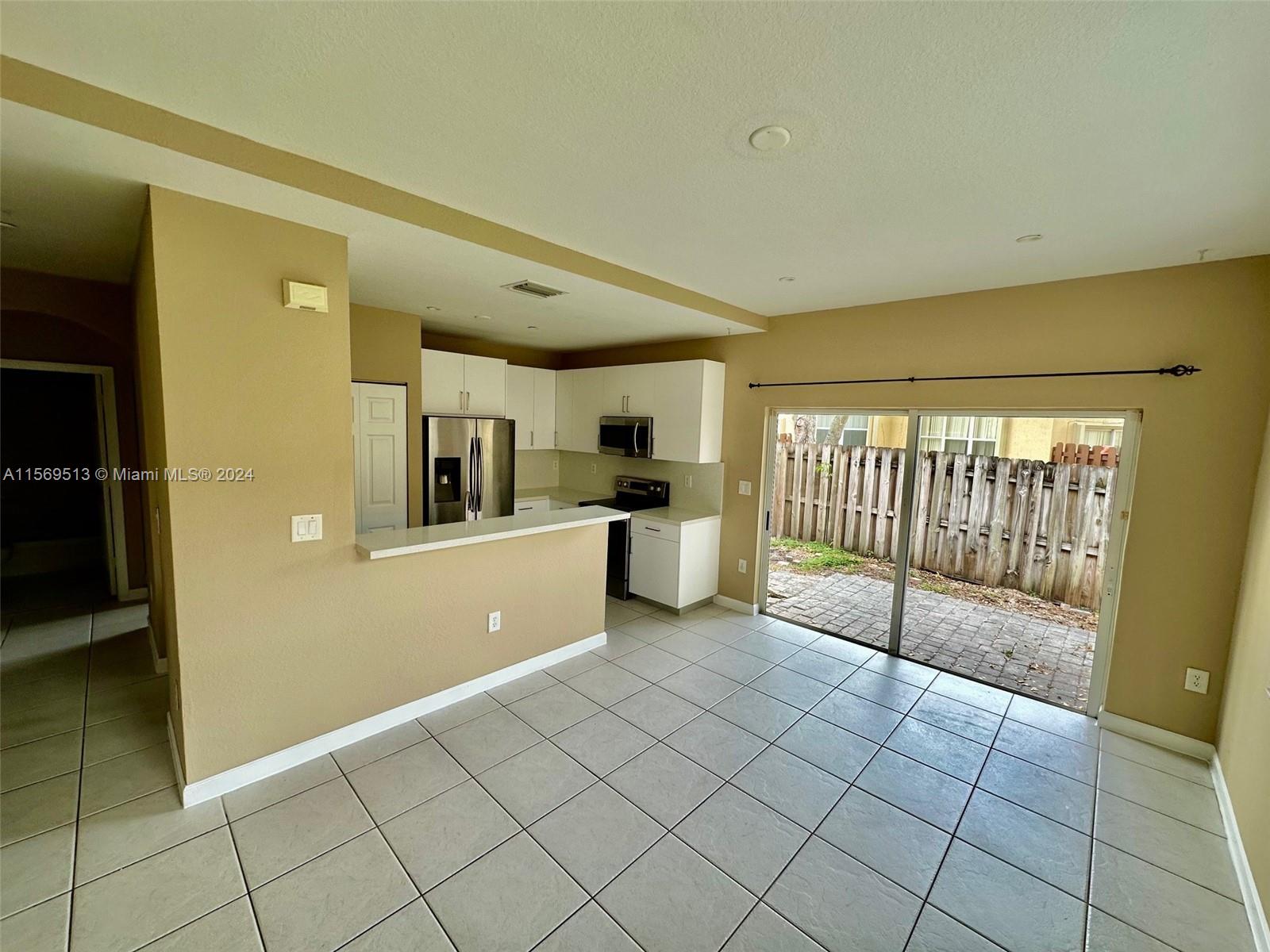 3365 NE 14th Dr 108-16, Homestead, Florida 33033, 3 Bedrooms Bedrooms, ,3 BathroomsBathrooms,Residentiallease,For Rent,3365 NE 14th Dr 108-16,A11569513