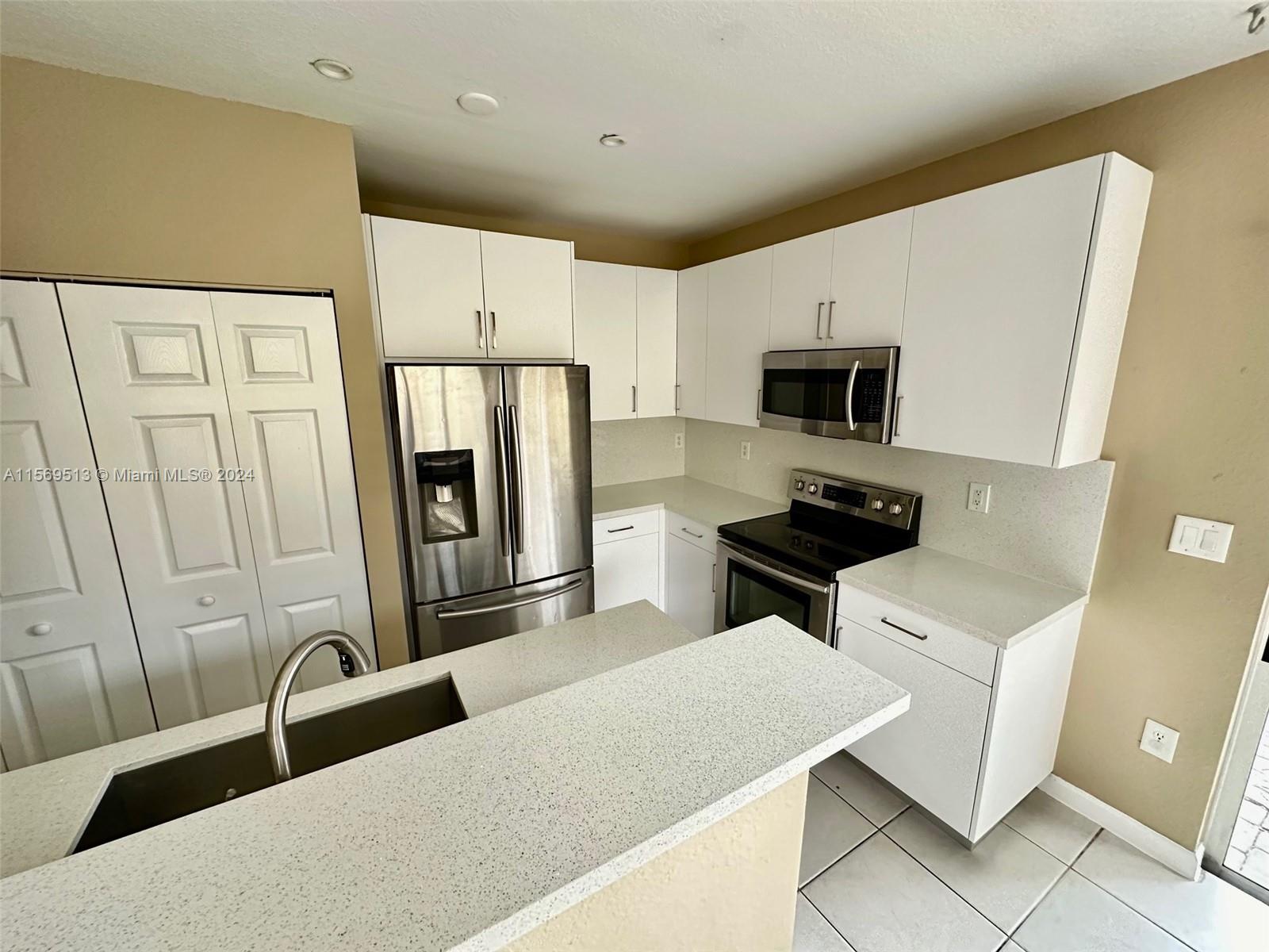 3365 NE 14th Dr 108-16, Homestead, Florida 33033, 3 Bedrooms Bedrooms, ,3 BathroomsBathrooms,Residentiallease,For Rent,3365 NE 14th Dr 108-16,A11569513
