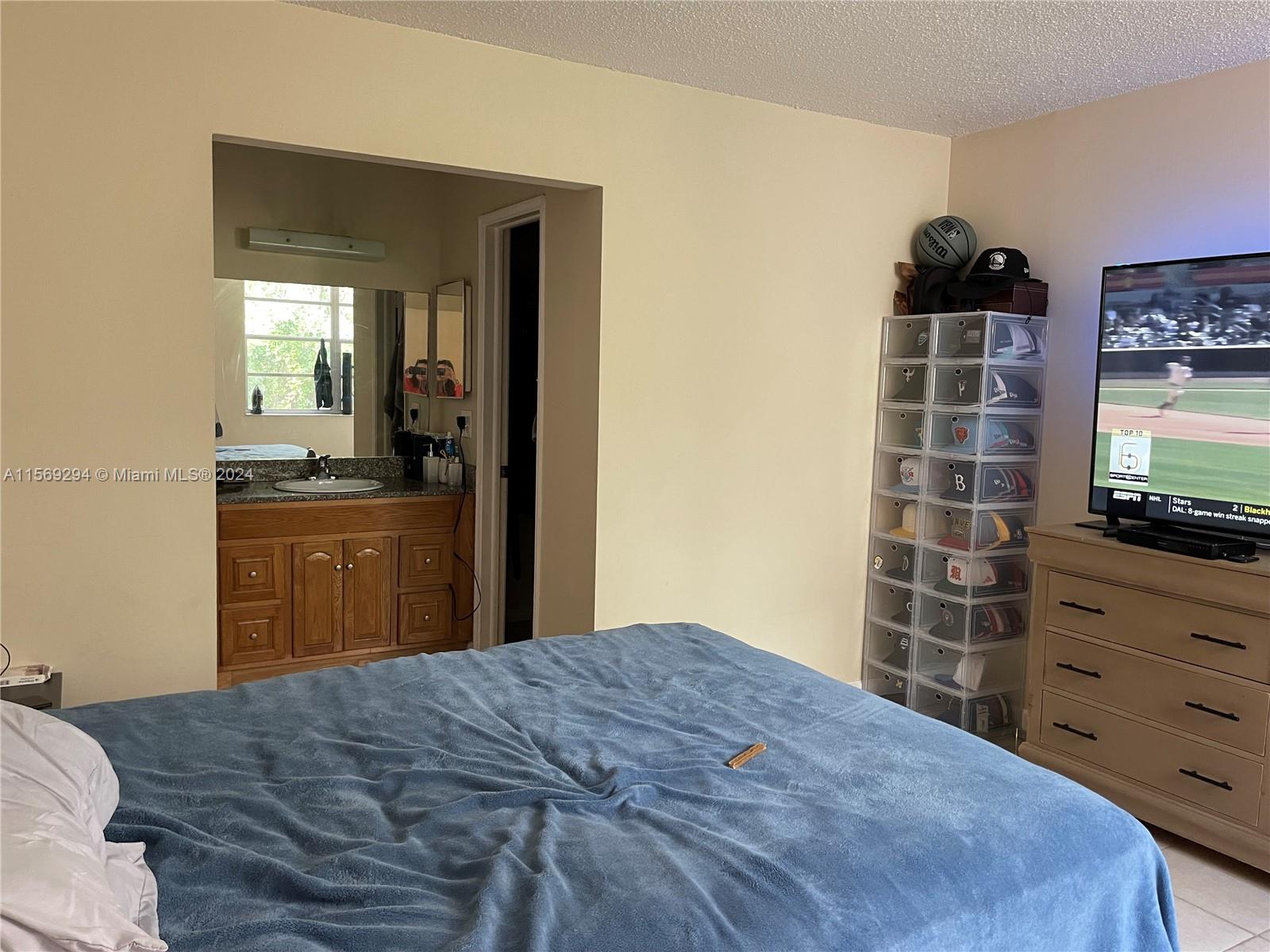 9440 Live Oak Pl 403, Davie, Florida 33324, 2 Bedrooms Bedrooms, ,2 BathroomsBathrooms,Residentiallease,For Rent,9440 Live Oak Pl 403,A11569294