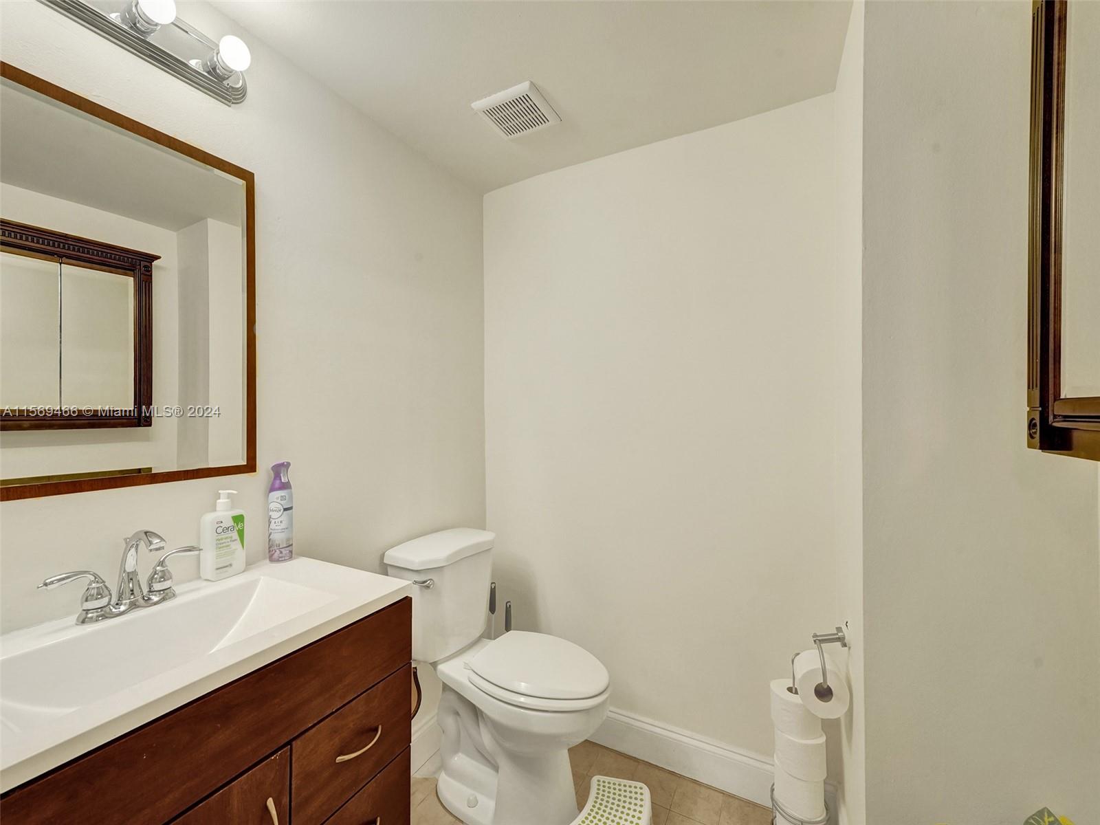 210 174th St 2316, Sunny Isles Beach, Florida 33160, 1 Bedroom Bedrooms, ,1 BathroomBathrooms,Residential,For Sale,210 174th St 2316,A11569466