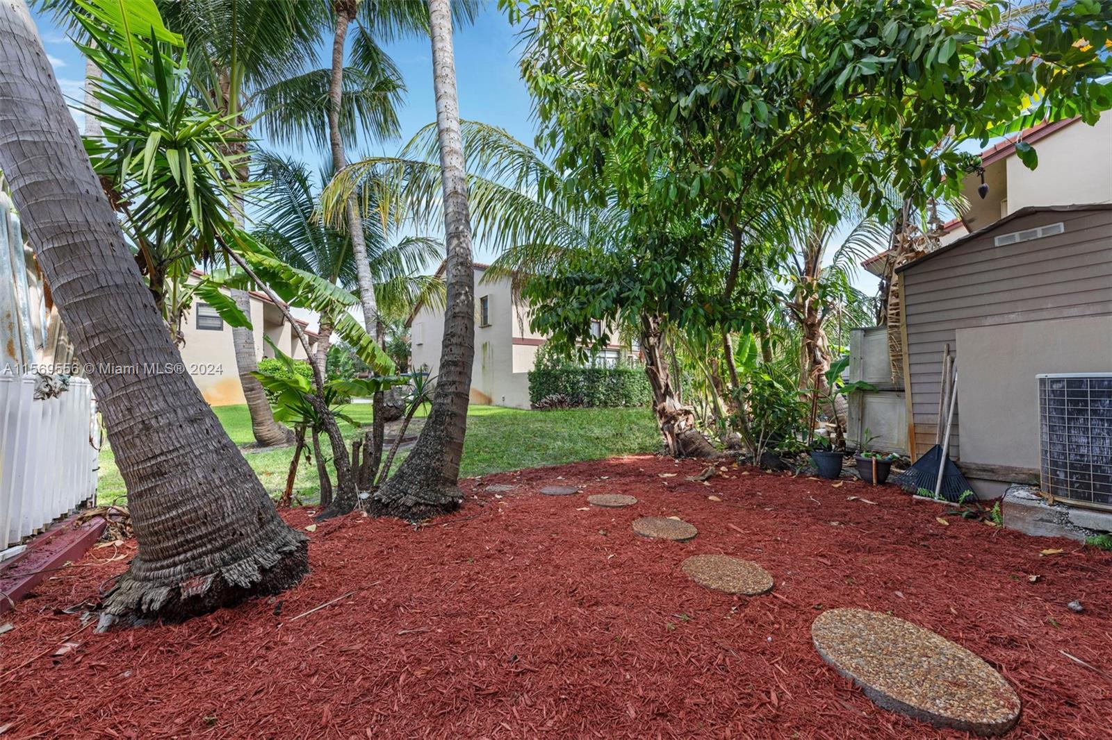 4918 Sheridan St 3, Hollywood, Florida 33021, 3 Bedrooms Bedrooms, ,2 BathroomsBathrooms,Residential,For Sale,4918 Sheridan St 3,A11569556
