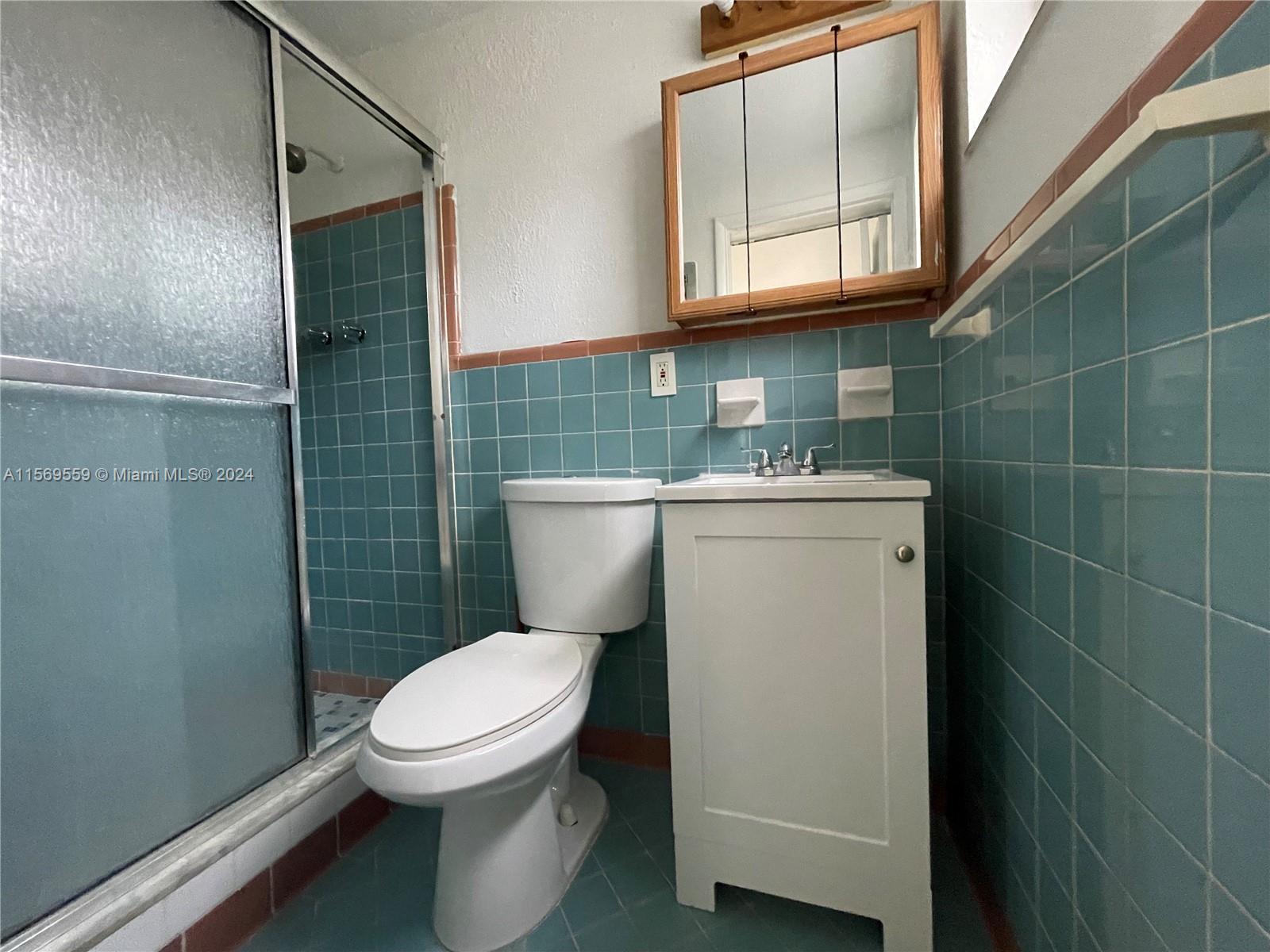 615 85th St 2, Miami Beach, Florida 33141, 2 Bedrooms Bedrooms, ,2 BathroomsBathrooms,Residentiallease,For Rent,615 85th St 2,A11569559