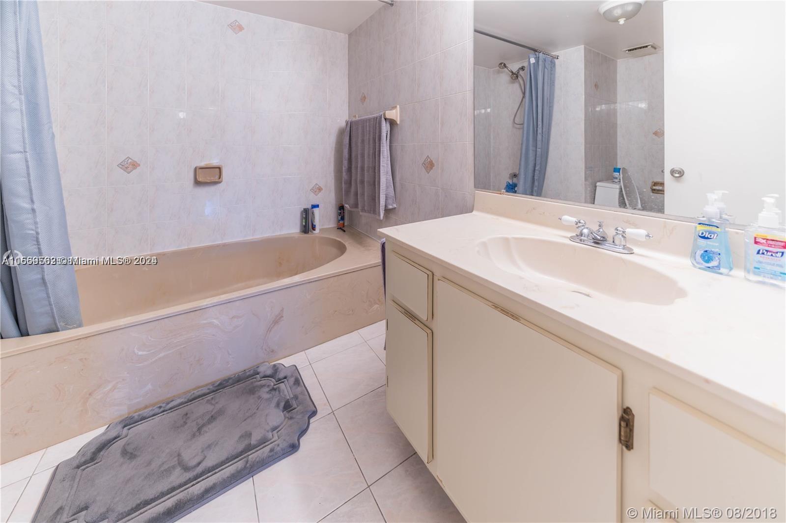 1301 NE 7th St 516, Hallandale Beach, Florida 33009, 2 Bedrooms Bedrooms, ,2 BathroomsBathrooms,Residentiallease,For Rent,1301 NE 7th St 516,A11569562