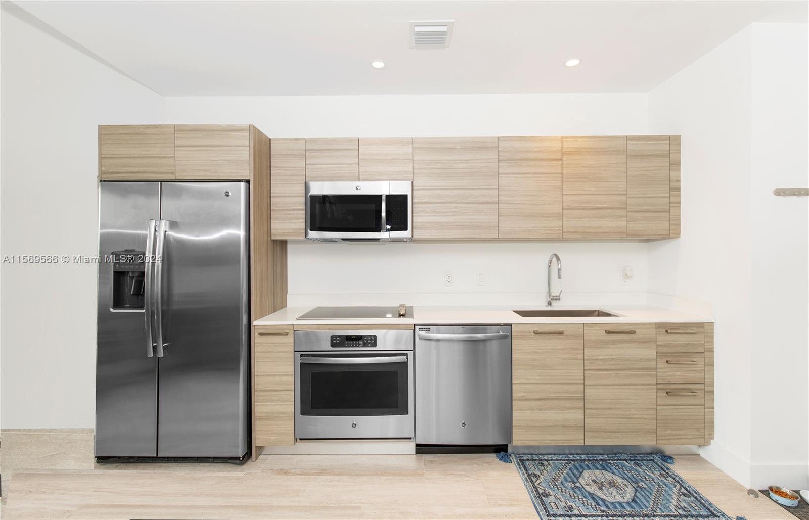 121 NE 34th St L206, Miami, Florida 33137, 1 Bedroom Bedrooms, ,1 BathroomBathrooms,Residentiallease,For Rent,121 NE 34th St L206,A11569566
