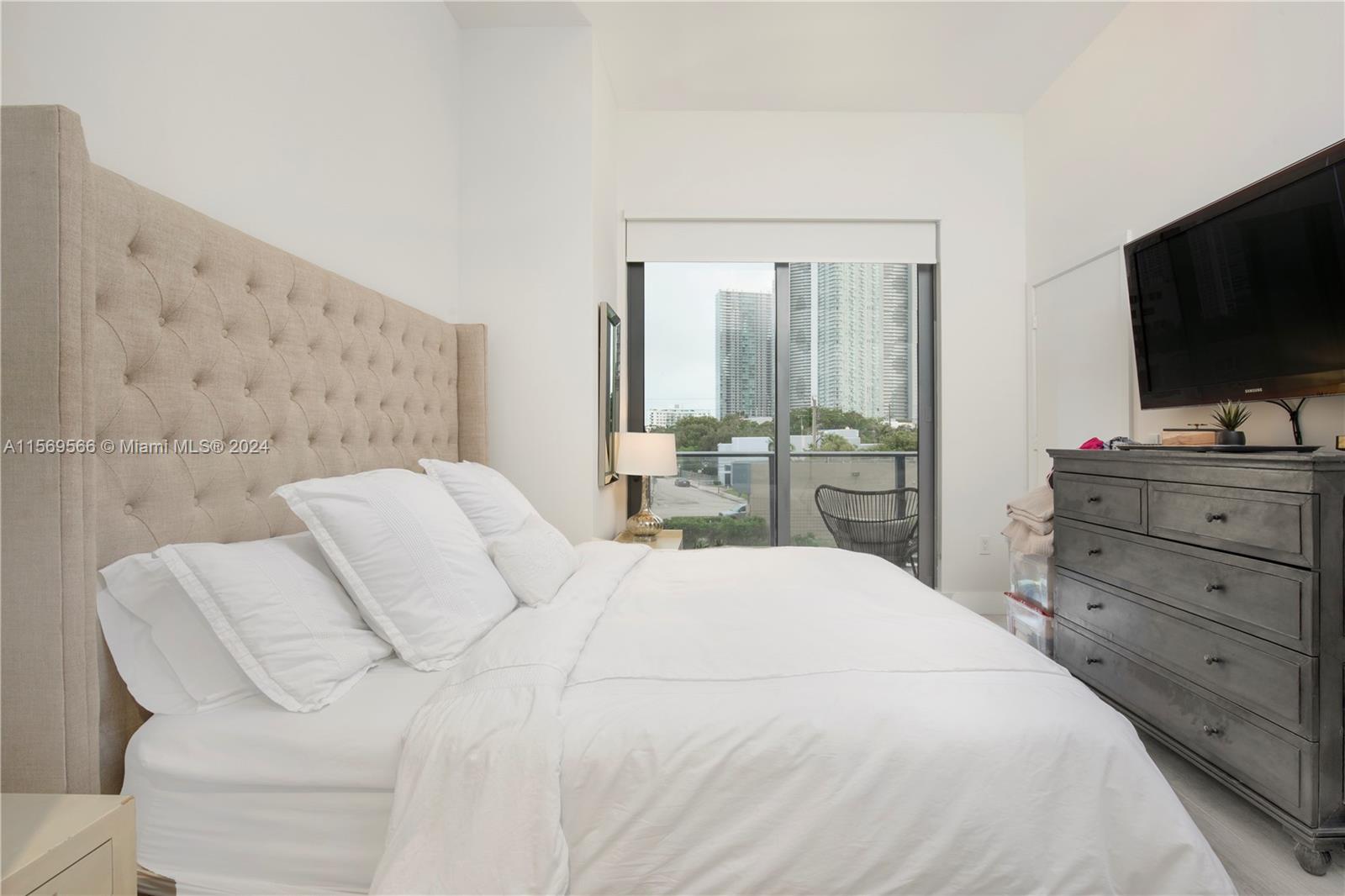 121 NE 34th St L206, Miami, Florida 33137, 1 Bedroom Bedrooms, ,1 BathroomBathrooms,Residentiallease,For Rent,121 NE 34th St L206,A11569566