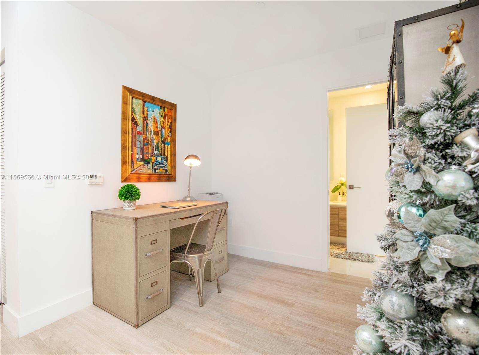 121 NE 34th St L206, Miami, Florida 33137, 1 Bedroom Bedrooms, ,1 BathroomBathrooms,Residentiallease,For Rent,121 NE 34th St L206,A11569566