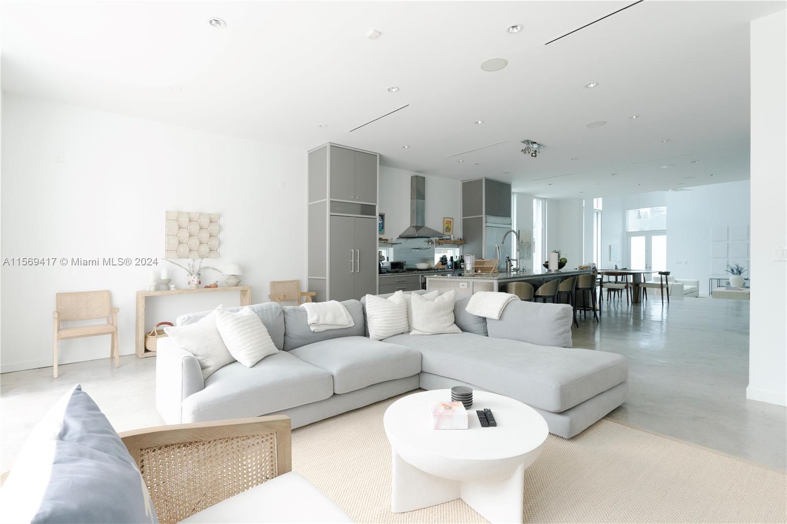 2863 SW 38th Ave 2863, Miami, Florida 33134, 3 Bedrooms Bedrooms, ,2 BathroomsBathrooms,Residentiallease,For Rent,2863 SW 38th Ave 2863,A11569417