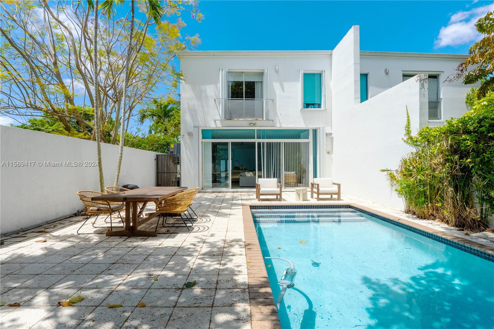 2863 SW 38th Ave 2863, Miami, Florida 33134, 3 Bedrooms Bedrooms, ,2 BathroomsBathrooms,Residentiallease,For Rent,2863 SW 38th Ave 2863,A11569417