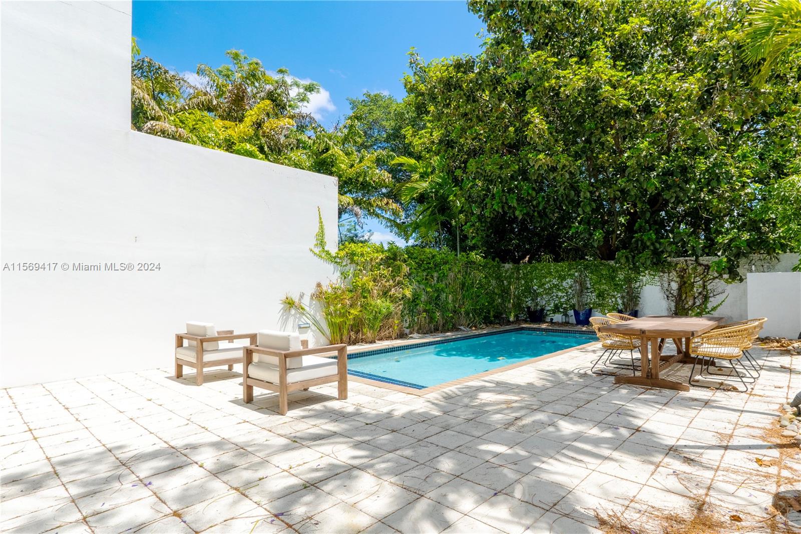 2863 SW 38th Ave 2863, Miami, Florida 33134, 3 Bedrooms Bedrooms, ,2 BathroomsBathrooms,Residentiallease,For Rent,2863 SW 38th Ave 2863,A11569417