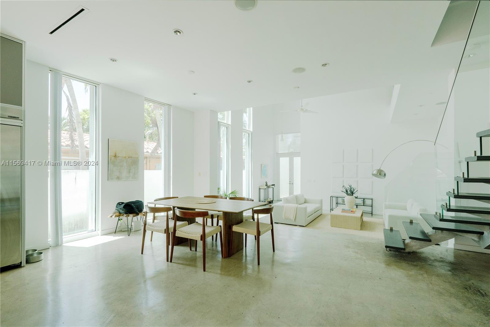 2863 SW 38th Ave 2863, Miami, Florida 33134, 3 Bedrooms Bedrooms, ,2 BathroomsBathrooms,Residentiallease,For Rent,2863 SW 38th Ave 2863,A11569417