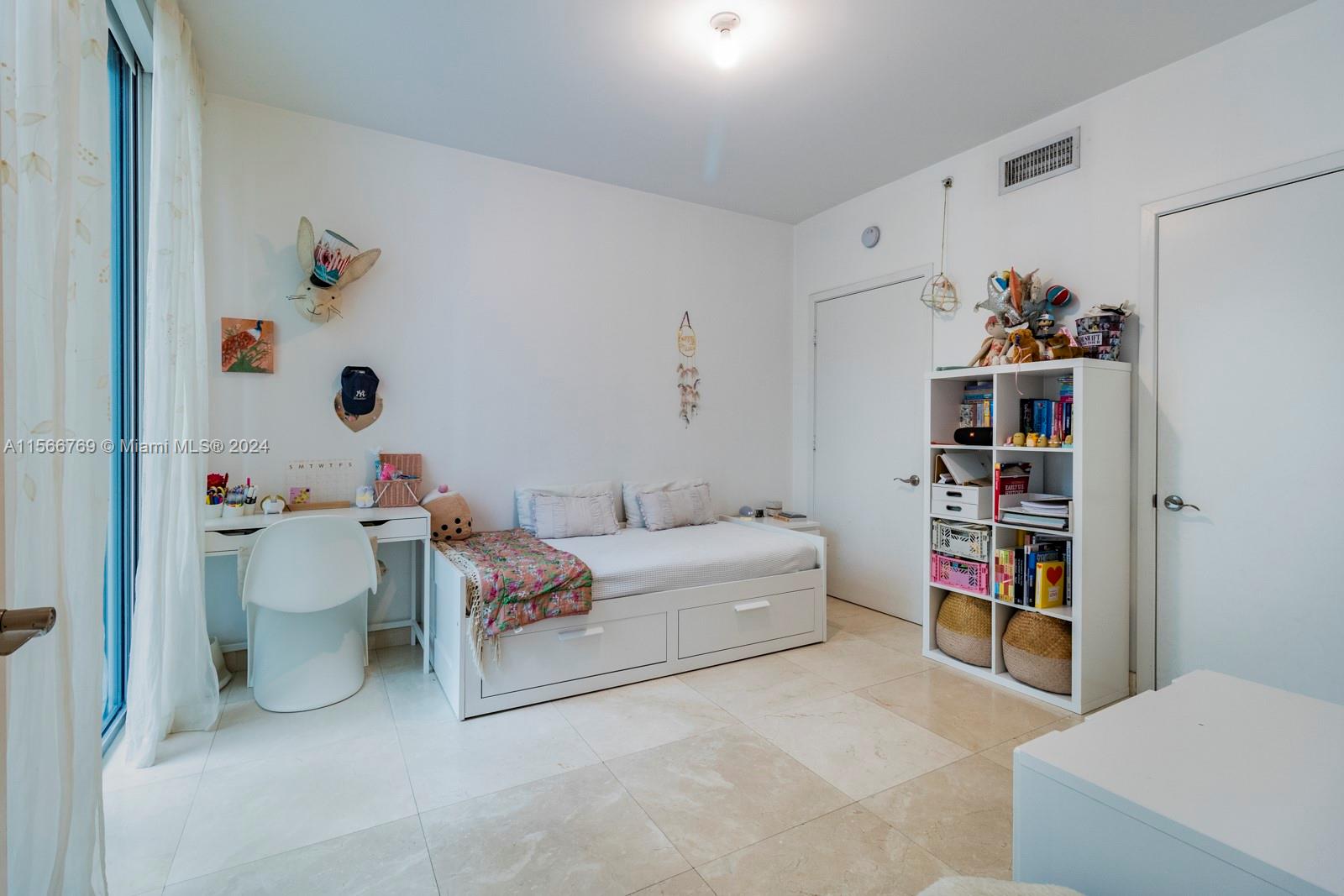 6000 Collins Ave 108, Miami Beach, Florida 33140, 3 Bedrooms Bedrooms, ,2 BathroomsBathrooms,Residential,For Sale,6000 Collins Ave 108,A11566769