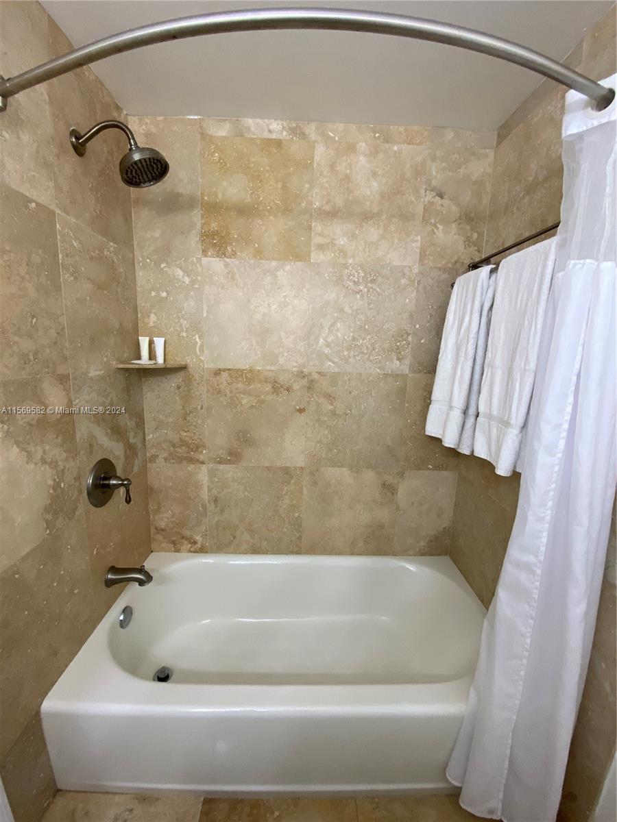 22 Salamanca Ave 803, Coral Gables, Florida 33134, 2 Bedrooms Bedrooms, ,2 BathroomsBathrooms,Residentiallease,For Rent,22 Salamanca Ave 803,A11569582