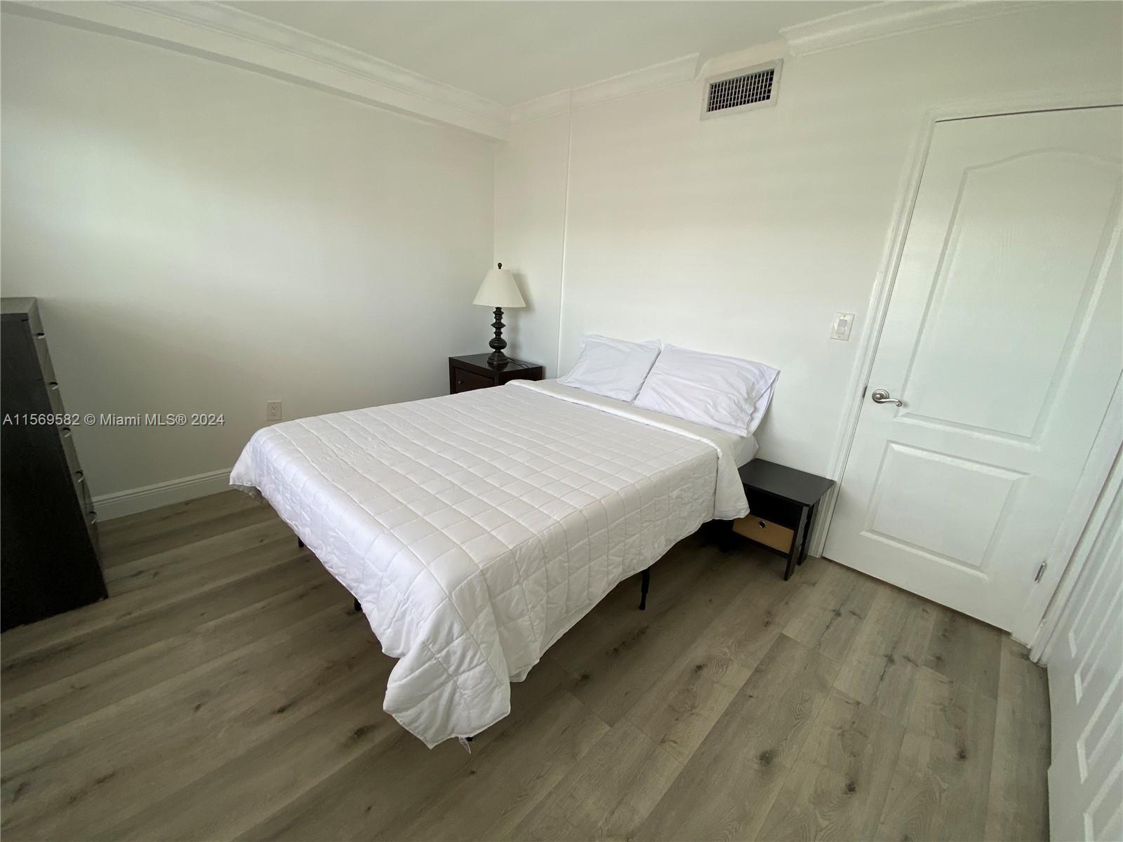 22 Salamanca Ave 803, Coral Gables, Florida 33134, 2 Bedrooms Bedrooms, ,2 BathroomsBathrooms,Residentiallease,For Rent,22 Salamanca Ave 803,A11569582