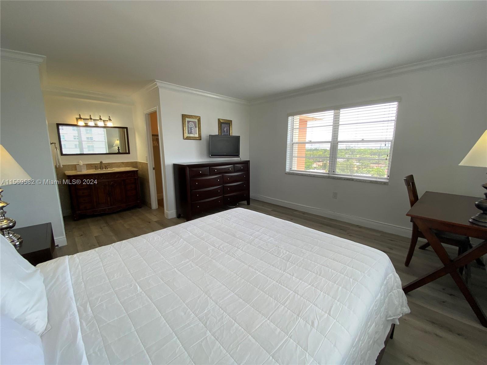 22 Salamanca Ave 803, Coral Gables, Florida 33134, 2 Bedrooms Bedrooms, ,2 BathroomsBathrooms,Residentiallease,For Rent,22 Salamanca Ave 803,A11569582