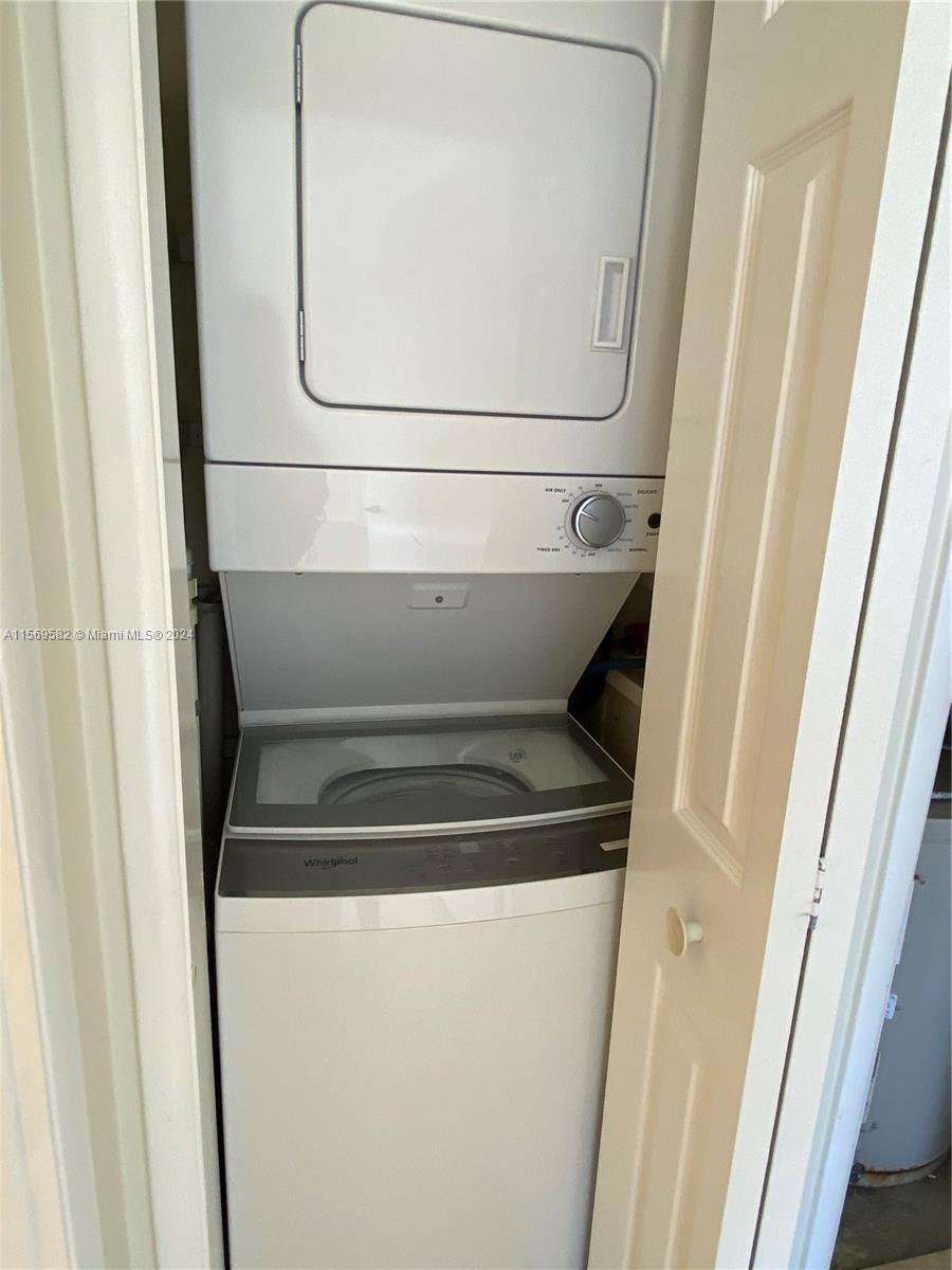 22 Salamanca Ave 803, Coral Gables, Florida 33134, 2 Bedrooms Bedrooms, ,2 BathroomsBathrooms,Residentiallease,For Rent,22 Salamanca Ave 803,A11569582