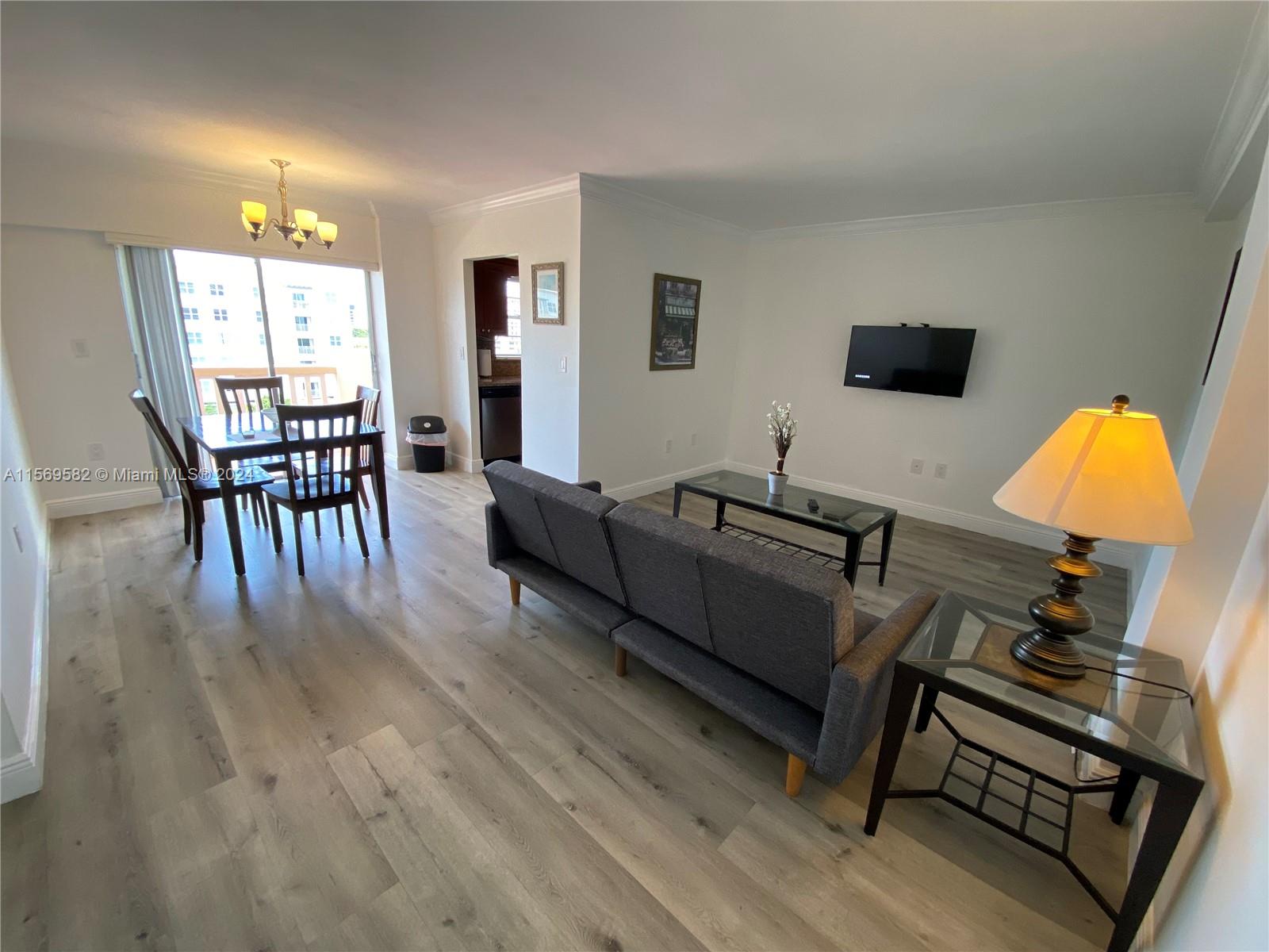22 Salamanca Ave 803, Coral Gables, Florida 33134, 2 Bedrooms Bedrooms, ,2 BathroomsBathrooms,Residentiallease,For Rent,22 Salamanca Ave 803,A11569582