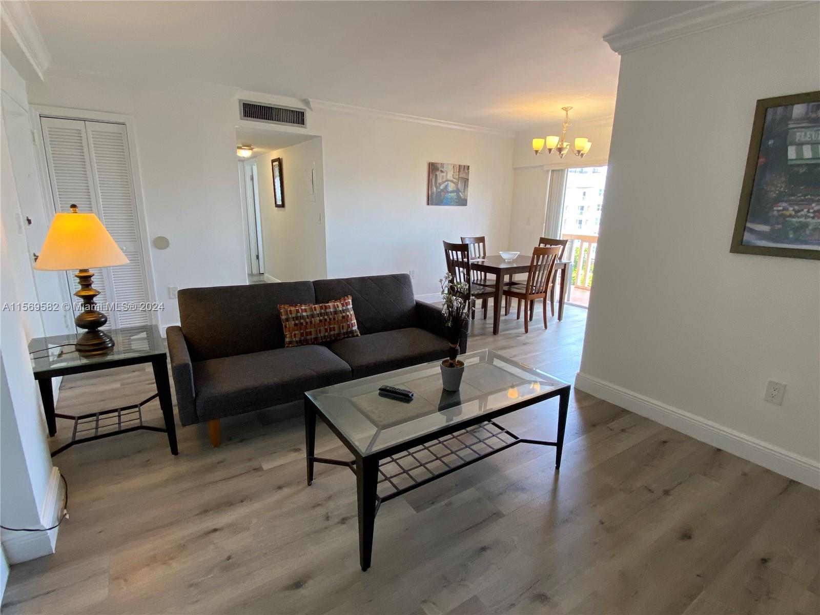 22 Salamanca Ave 803, Coral Gables, Florida 33134, 2 Bedrooms Bedrooms, ,2 BathroomsBathrooms,Residentiallease,For Rent,22 Salamanca Ave 803,A11569582