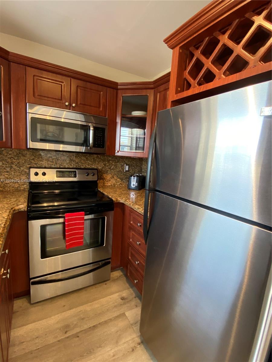 22 Salamanca Ave 803, Coral Gables, Florida 33134, 2 Bedrooms Bedrooms, ,2 BathroomsBathrooms,Residentiallease,For Rent,22 Salamanca Ave 803,A11569582