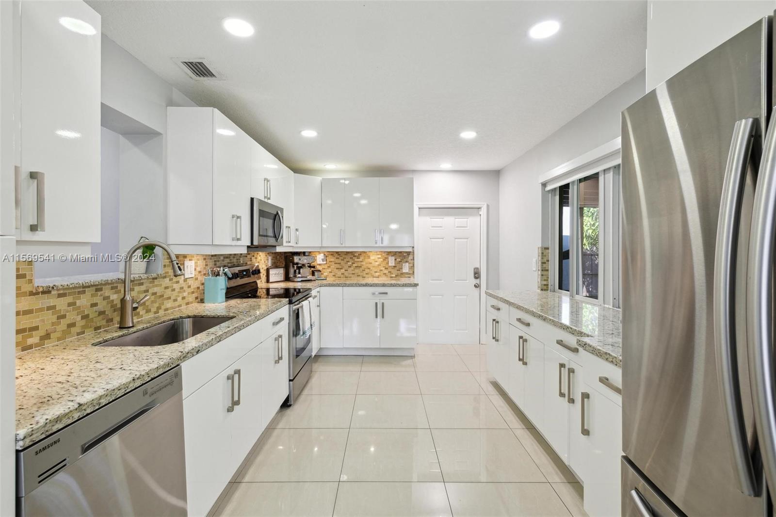 1017 NE 3rd St, Hallandale Beach, Florida 33009, 4 Bedrooms Bedrooms, ,3 BathroomsBathrooms,Residential,For Sale,1017 NE 3rd St,A11569541