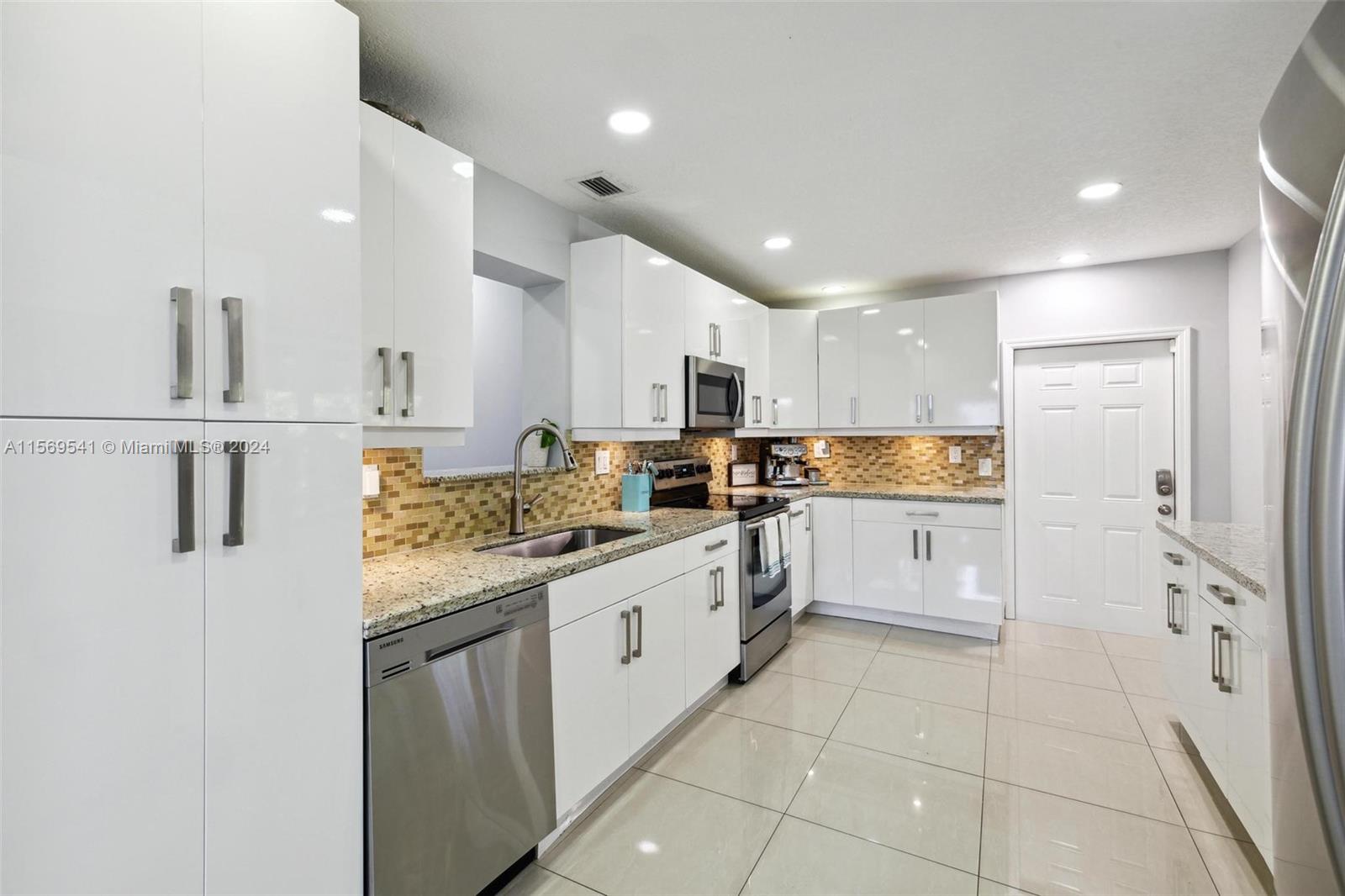 1017 NE 3rd St, Hallandale Beach, Florida 33009, 4 Bedrooms Bedrooms, ,3 BathroomsBathrooms,Residential,For Sale,1017 NE 3rd St,A11569541