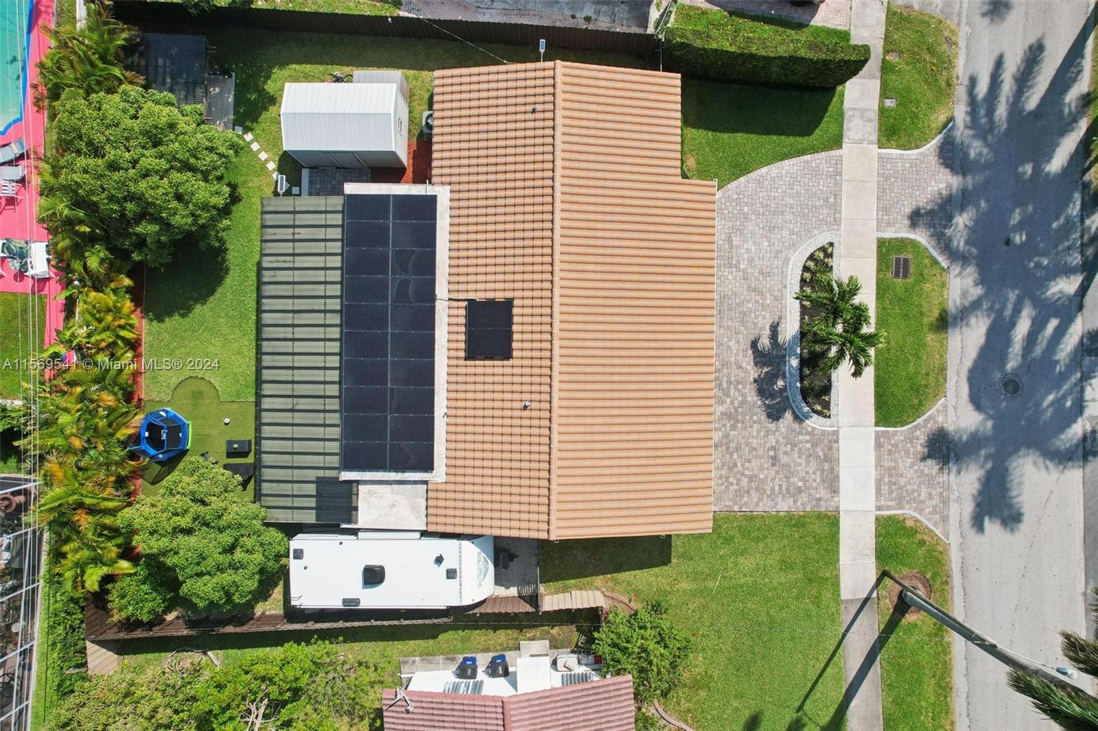 1017 NE 3rd St, Hallandale Beach, Florida 33009, 4 Bedrooms Bedrooms, ,3 BathroomsBathrooms,Residential,For Sale,1017 NE 3rd St,A11569541