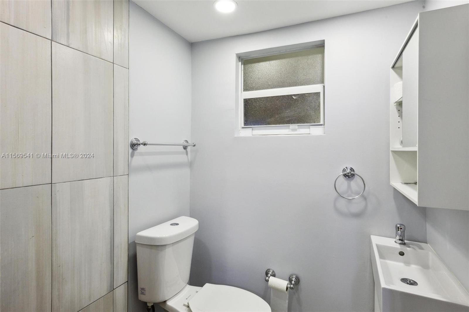 1017 NE 3rd St, Hallandale Beach, Florida 33009, 4 Bedrooms Bedrooms, ,3 BathroomsBathrooms,Residential,For Sale,1017 NE 3rd St,A11569541